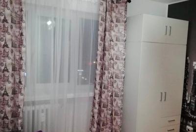 Apartament cu 4 camere decomandat în Calea București - 2