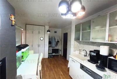 Apartament 2 camere, mobilat/utilat, bloc de 4 etaje, stradal, in Ploiesti la 3 - 4