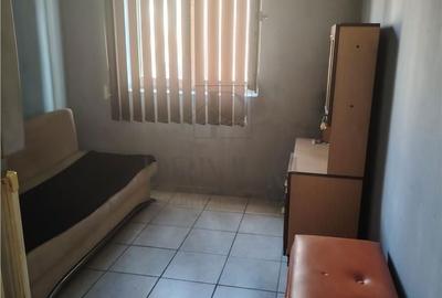 Garsonieră decomandată în Girocului