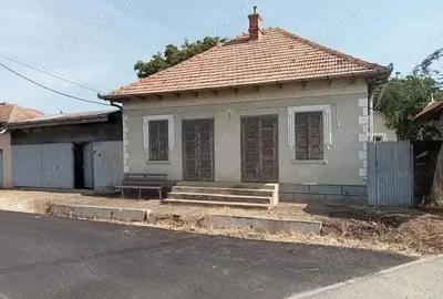 Casă cu 6 camere în Giubega - 9