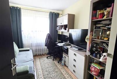 Apartament cu 4 camere semidecomandat în Astra - 16