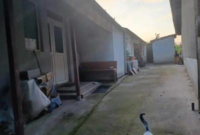 Casa la curte comuna in localitatea Nojorid - 3