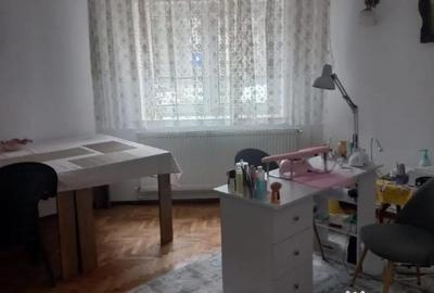 Casă cu 6 camere cu Teren 170 Mp în Tomis I - 1