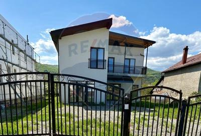 Casa / Vila cu 8 camere de vanzare in zona Sud-Est - 3