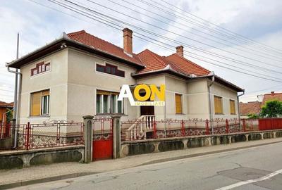 Casa 4 camere, 618 mp teren, zona Centru