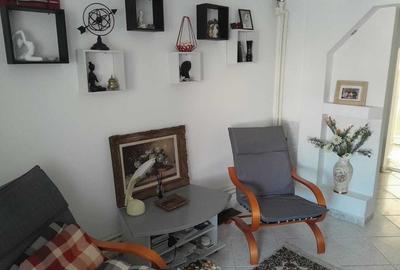 Apartment de vanzare 4 camere, zona Vile Tecuci - 3