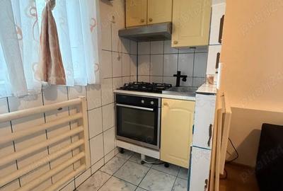 Garsonieră decomandată în CET - 5
