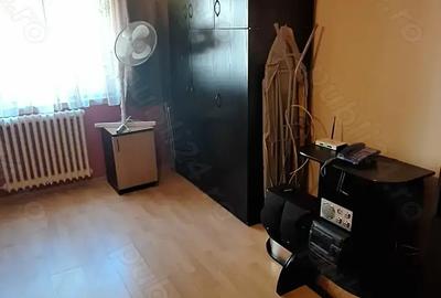 Inchiriez ap 2 cam Rogerius 300 e - 4