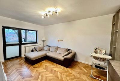 Apartament cu 2 camere decomandat în Hala Centrală