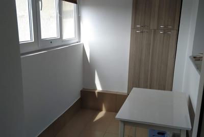 Titan, la 3 minute de metrou - 1