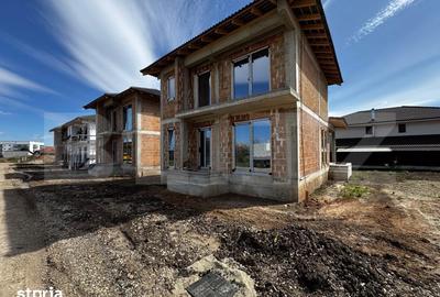 Casă cu 4 camere cu Teren 377 Mp în Cetate