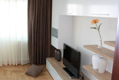 Vanzare apartament 3 cam  vedere casa Poporului ,mobilat și utilat - 2