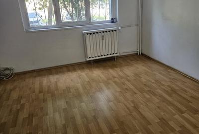 Apartament cu 2 camere decomandat în Aviației