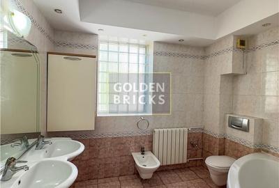Casă cu 7 camere cu Teren 300 Mp în Băneasa - 16