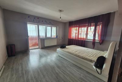 Apartament cu 3 camere decomandat în Central - 2