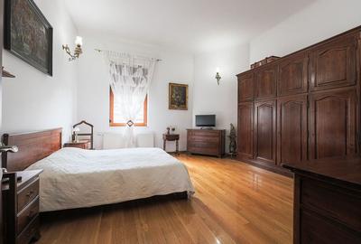 Apartament ultracentral cu 3 camere, 2 băi și curte privată - 7