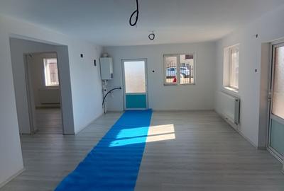 Casă cu 4 camere cu Canalizare în Vinga - 2