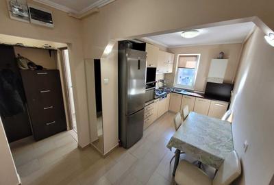 Apartament cu 3 camere semidecomandat în Vasile Aaron - 2