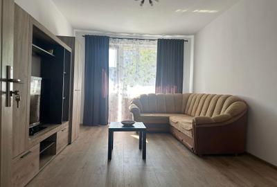 Apartament cu 2 camere decomandat în Micro 4 - 8