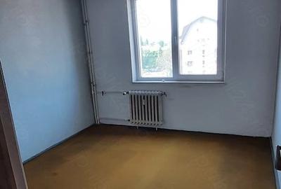 Apartament cu 3 camere decomandat în Titan - 4