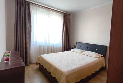 Apartament cu 3 camere decomandat, mobilat în Tei