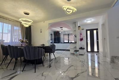 Casă cu 6 camere cu Teren 649 Mp în Dezmir - 11