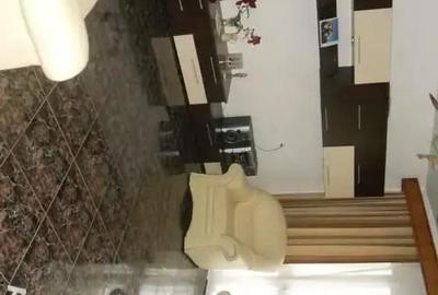 Casă cu 8 camere cu Teren 200 Mp în Gherla