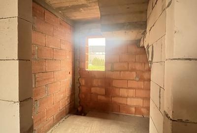 Duplex cu 4 camere cu Canalizare în Ipotești - 4
