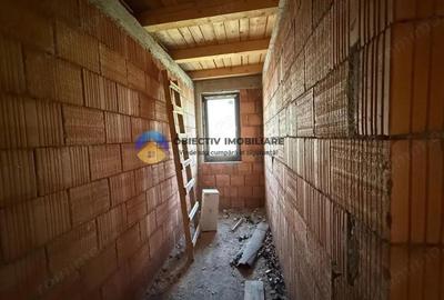 Casă cu 3 camere cu Teren 1400 Mp în Ciritei