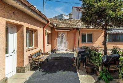 Casă cu 5 camere cu Teren 256 Mp în Trocadero