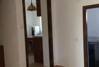 Casă cu 4 camere cu Teren 670 Mp în Topoloveni - 1