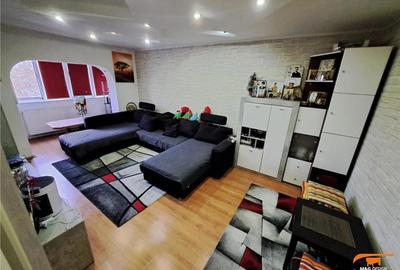 4 camere,et 2, Torontalului, 2 bai, 2 balcoane, centrala proprie, clima - 1