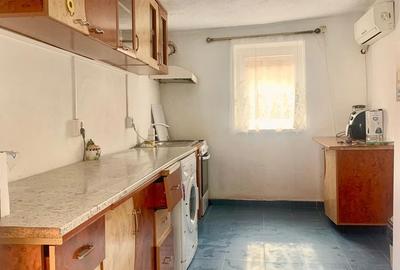 Casă cu 4 camere cu Teren 2000 Mp în Jurilovca - 2