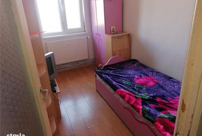 Apartament cu 3 camere decomandat în Nord