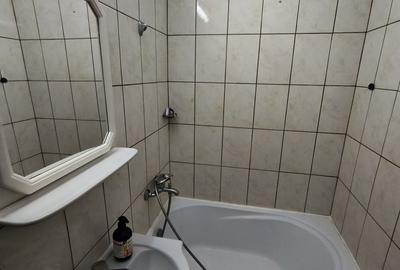 Apartament cu 3 camere semidecomandat în Tomis Nord