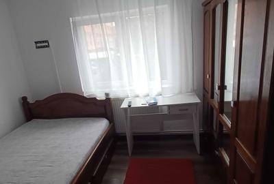 Apartament cu 2 camere decomandat în Micro 4 - 7
