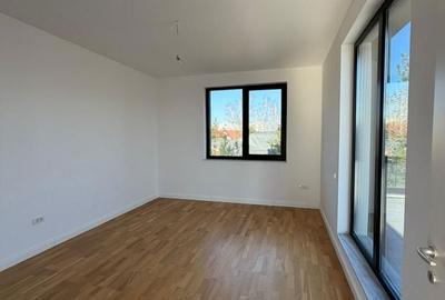 Casă cu 4 camere cu Teren 200 Mp în Central