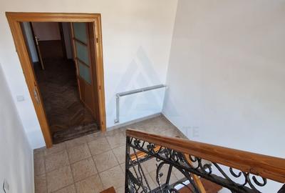 Casă cu 5 camere cu Teren 460 Mp în Trei Stejari - 2