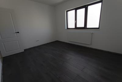 Casă cu 4 camere cu Canalizare în Valea Lupului - 9