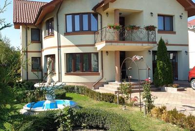 Casă cu 10 camere cu Teren 700 Mp în Obor
