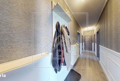 Apartament cu 3 camere decomandat în Central - 1