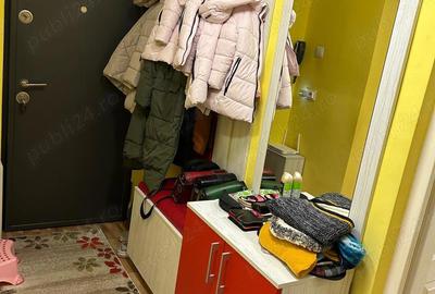 Apartament cu 3 camere semidecomandat în Central - 1