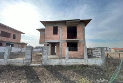 Casa la rosu P+1, 446mp teren,  164 mp utili si toate utilitatile in zona Ford - 1