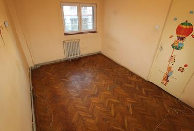 Apartament cu 4 camere decomandat în Central - 3