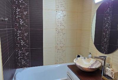 Vând apartament 3 camere Alfa etaj 1 - 2