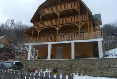 Casă cu 5 camere cu Teren 500 Mp în Central - 9