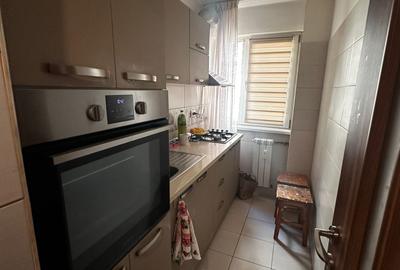 Apartament cu 3 camere, etaj 1/4, zona Alexandru cel Bun - 4