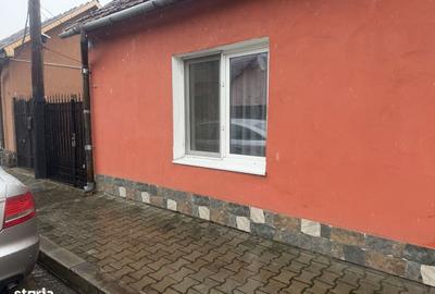 Casă cu 2 camere cu Teren 164 Mp în Petros - 11