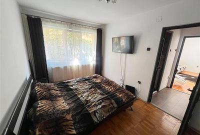 Etaj 1 , 2 camere Sagului - amenajat- centrala proprie - 10
