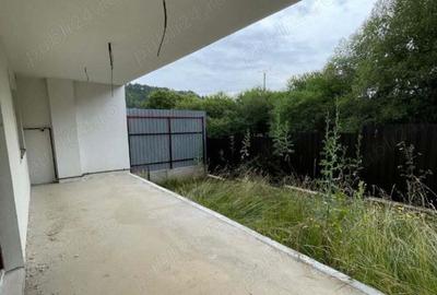 Casă cu 4 camere cu Teren 200 Mp în Luna - 3